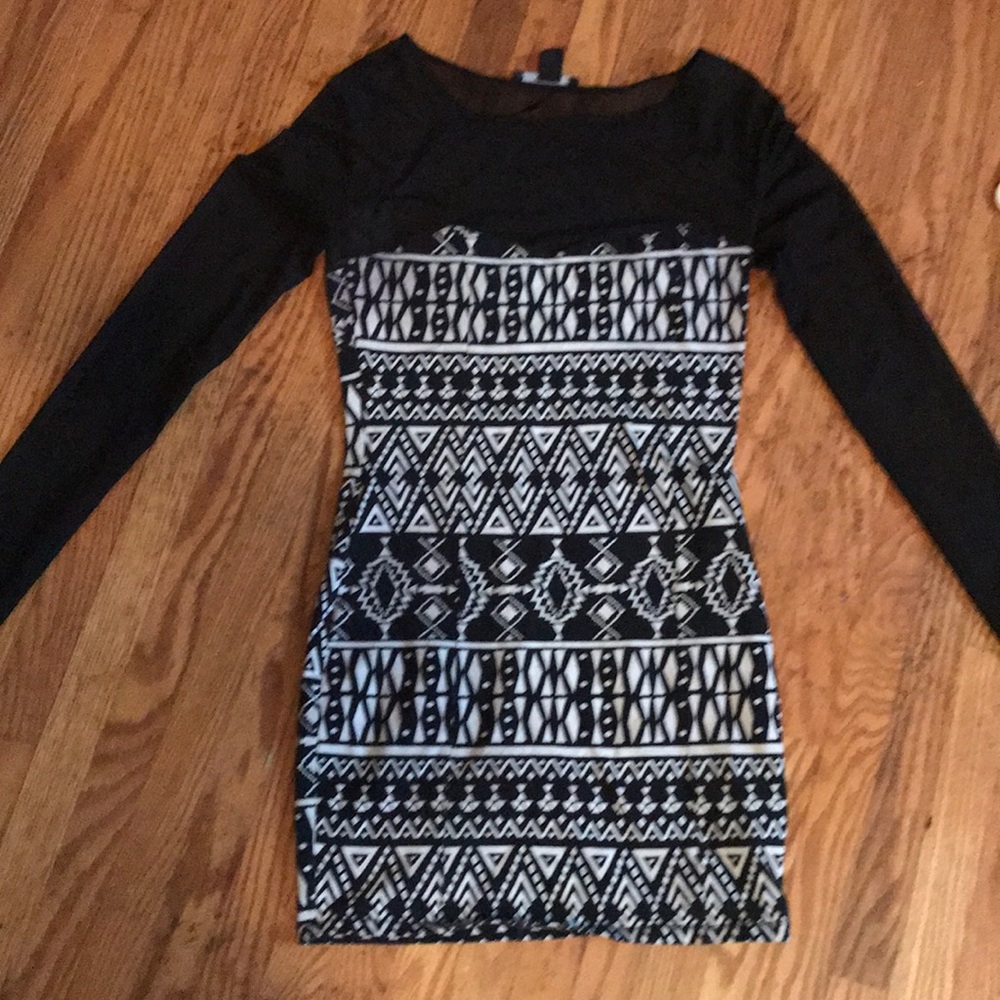 Forever 21 Black Print Tight Fitting Dress